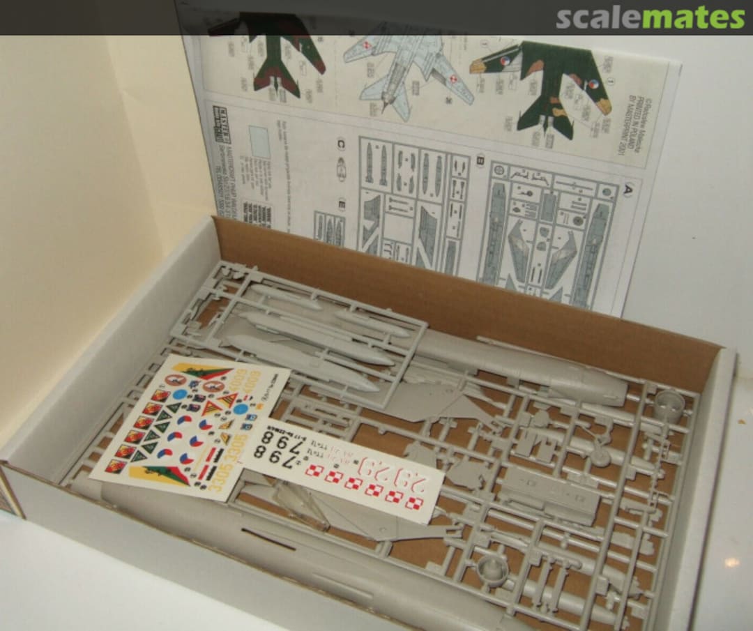 Contents Su-22m4/R 'Desert Storm' D-17 MisterCraft Contents Su-22m4/R 'Desert Storm' D-17 MisterCraft