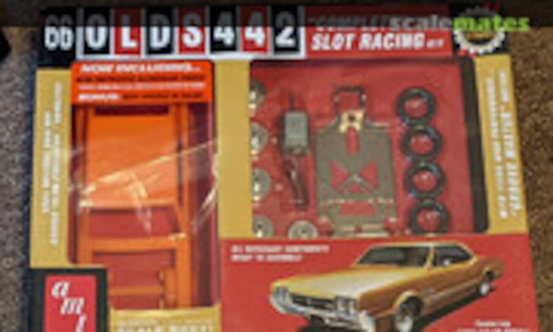1:25 '66 OLDS 442 COMPLETE SLOT RACING KIT (AMT SCAMT785/12)