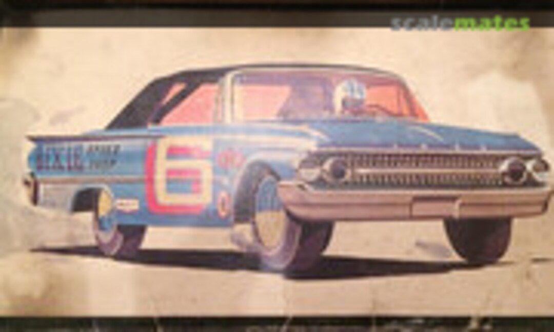 1:25 1961 Ford Starliner Convertible (AMT 2461-170)