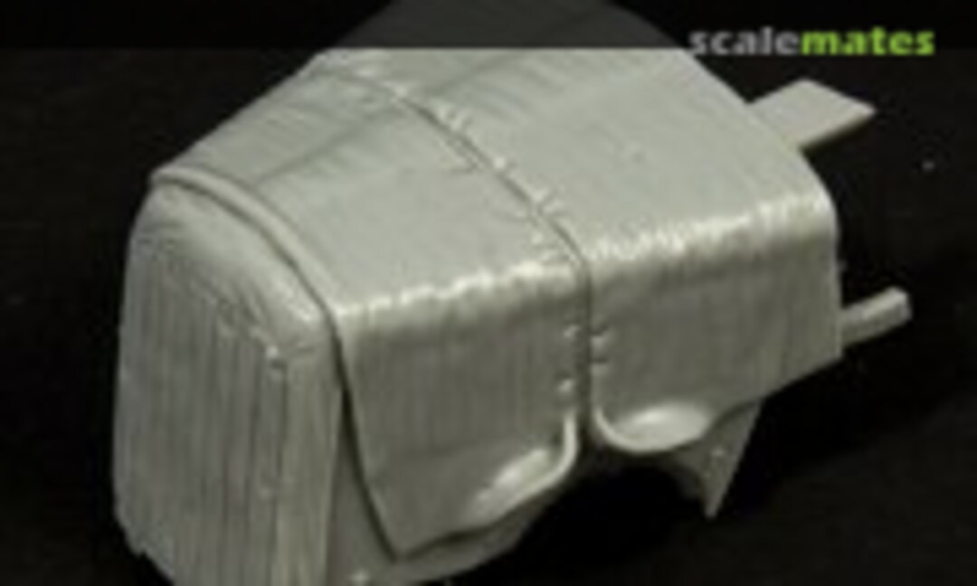 1:35 Opel typ 2500 engine deck with canvas cover (ICM Kit) (Panzer Art RE35-325) RE35-325