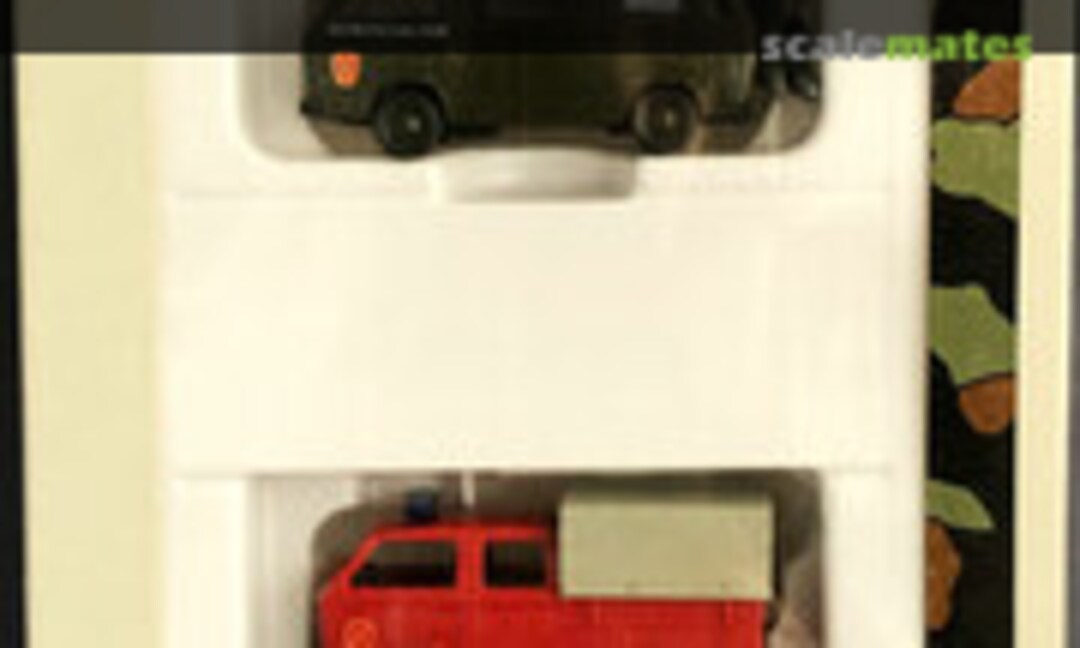 1:87 Volkswagen T3 Van set 'US Army fire department' (Roco Minitanks 597)
