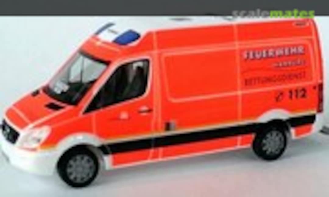 1:87 Mercedes Benz Sprinter RTW &quot;Feuerwehr Hamburg Rahlstedt&quot; (Herpa 910576)