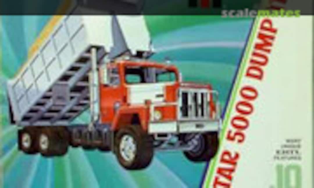 1:25 International Paystar 5000 Dump truck (ERTL 8010) 8010