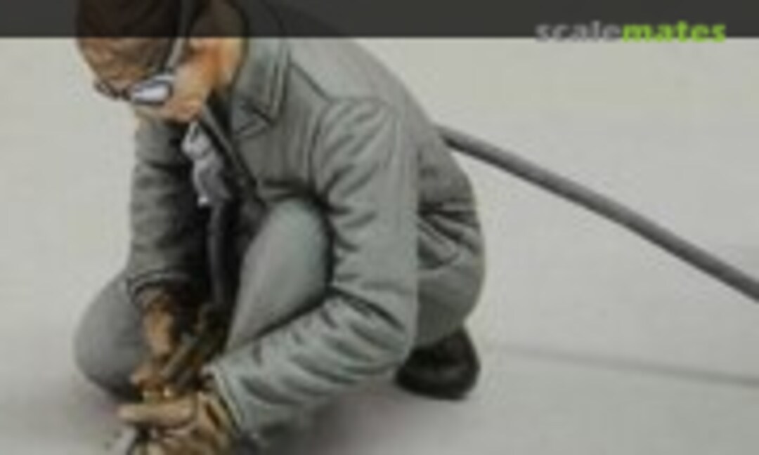 No German Army Soldier with Welder (Garage Kit )