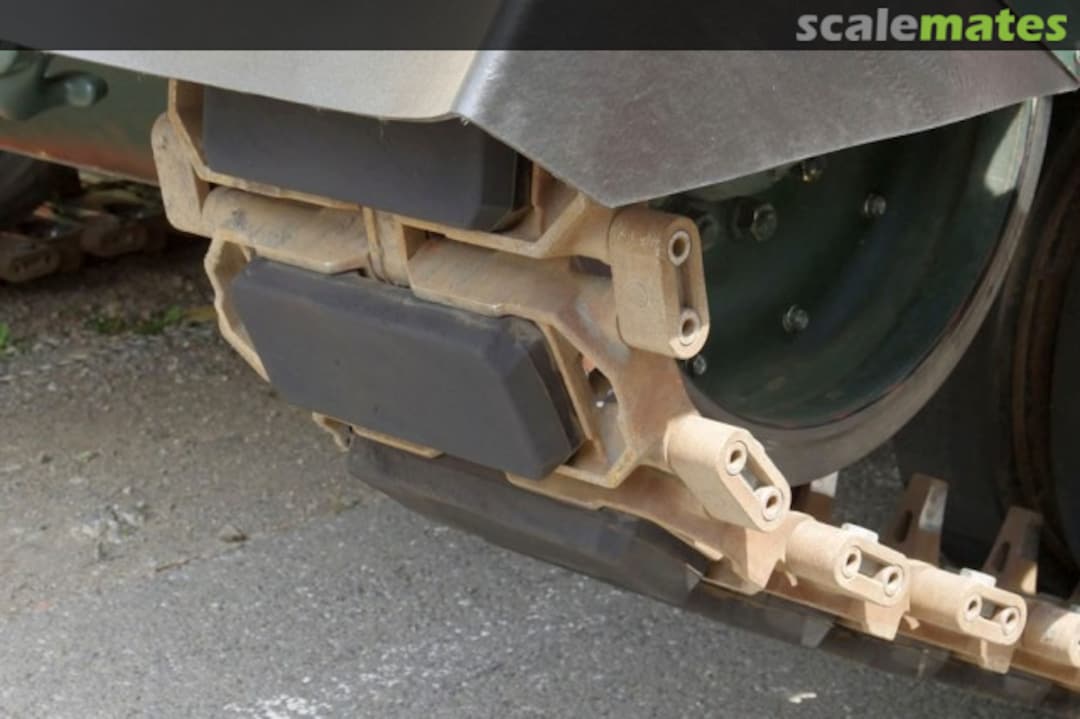 Boxart JGSDF Type 10 MBT Workable Tracks Contract 2 (w/ Rubber Pad) 35-005 Raupen Modell