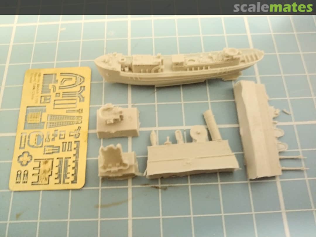 Contents Round Table Class Trawler ATK70009 Atlantic Models