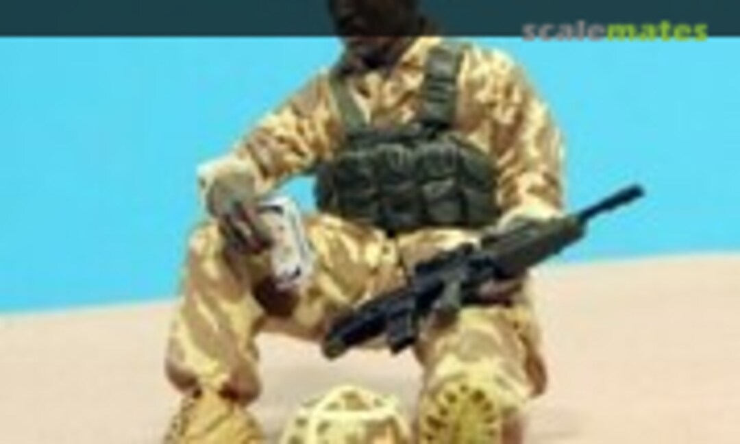 1:35 UK Infantryman at rest #4: Drinking beer (Accurate Armour F023) F023