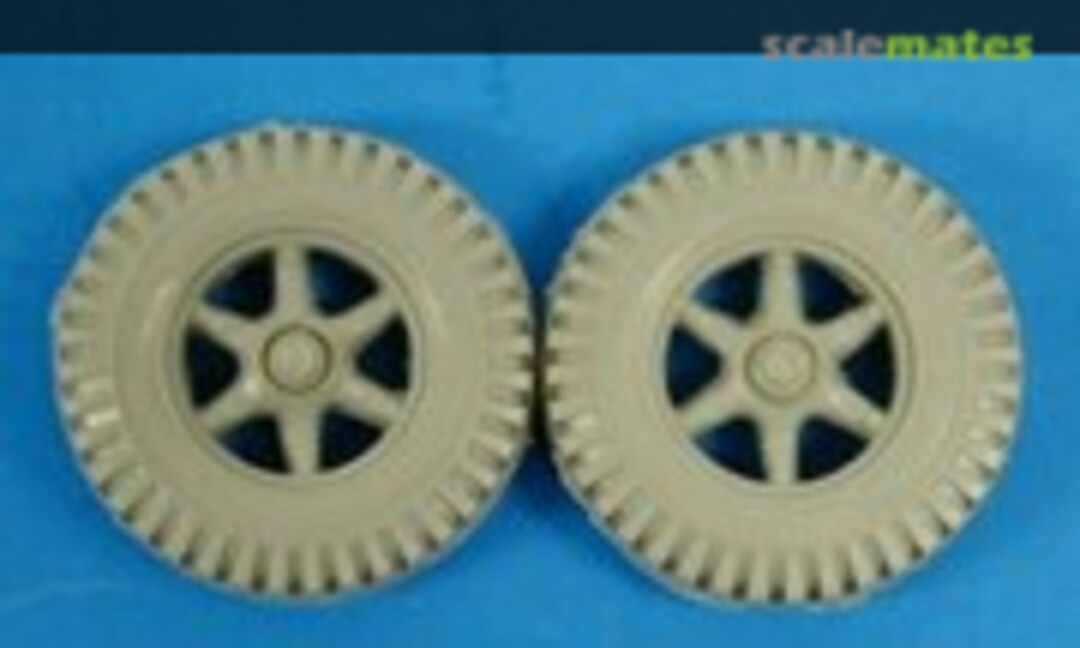 1:35 Sd.Kfz. 7, 8-ton Half-Track, Replacement Front Wheels Set (Tank Workshop TWS2040) TWS2040