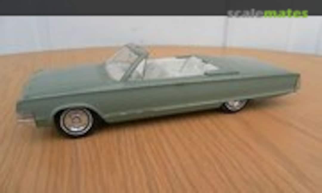 1:25 1965 Chrysler 300 Convertible (Jo-Han )