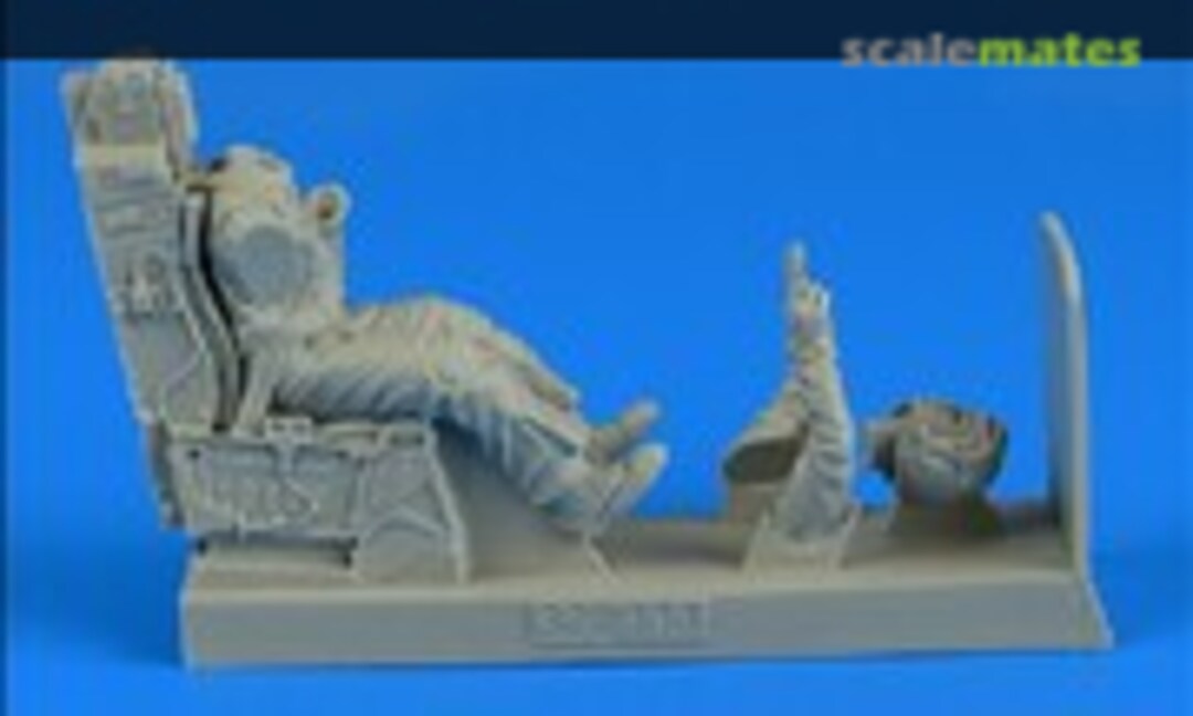 1:32 USAF Fighter Pilot with ejection seat - Tamiya / Revell (Aerobonus 320 117) 320 117