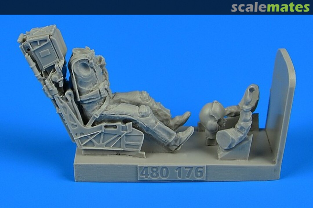 Boxart US Navy Fighter/Attack Pilot with ejection seat for F/A-18E/F 480 176 Aerobonus Boxart US Navy Fighter/Attack Pilot with ejection seat for F/A-18E/F 480 176 Aerobonus