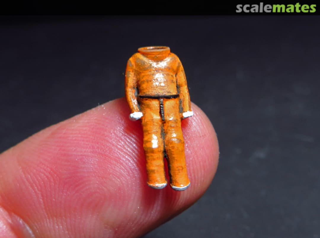 Boxart EAGLE ASTRONAUT SUITS HANGING ZP9DVSF8R 308 Bits