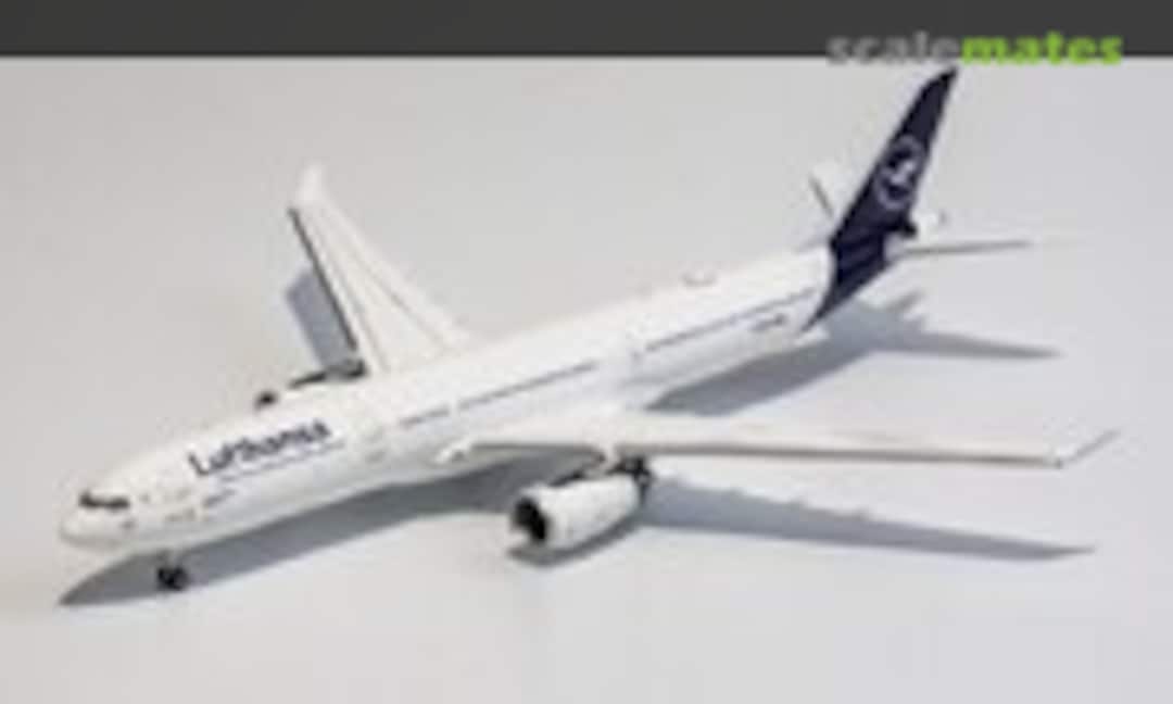 1:400 Lufthansa Airbus A330-300 (NG Models 62022)