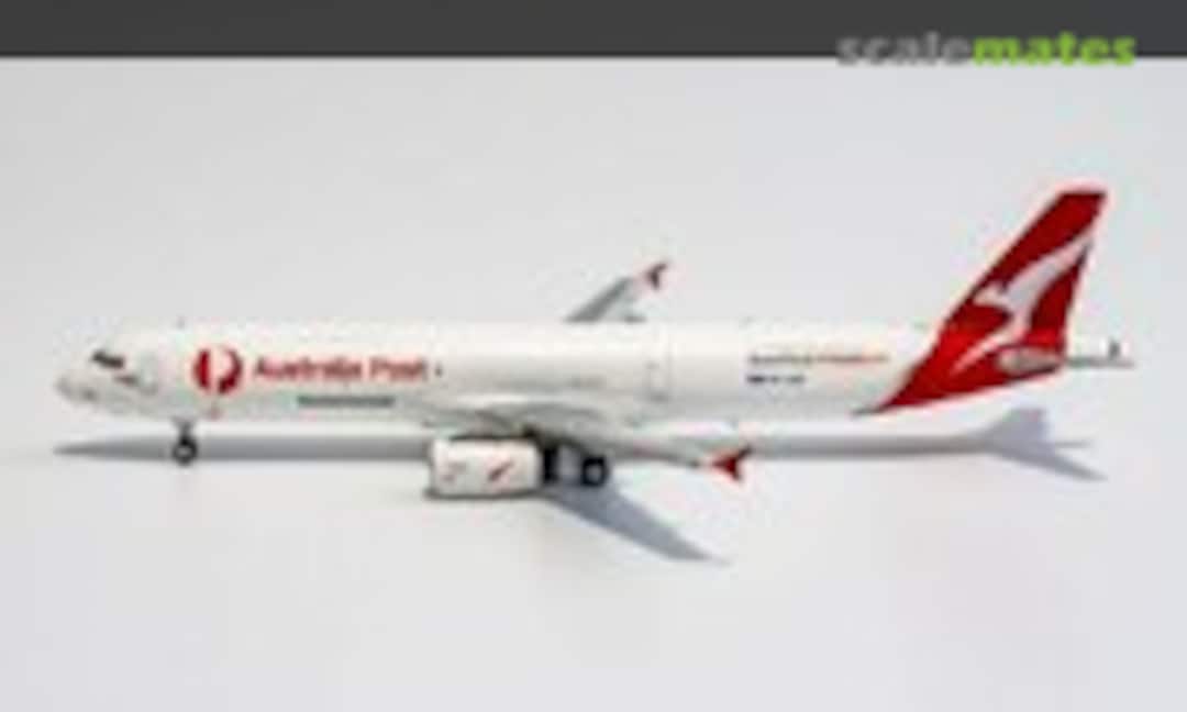 1:400 Qantas Freight Airbus A321-200P2F (NG Models 13022)