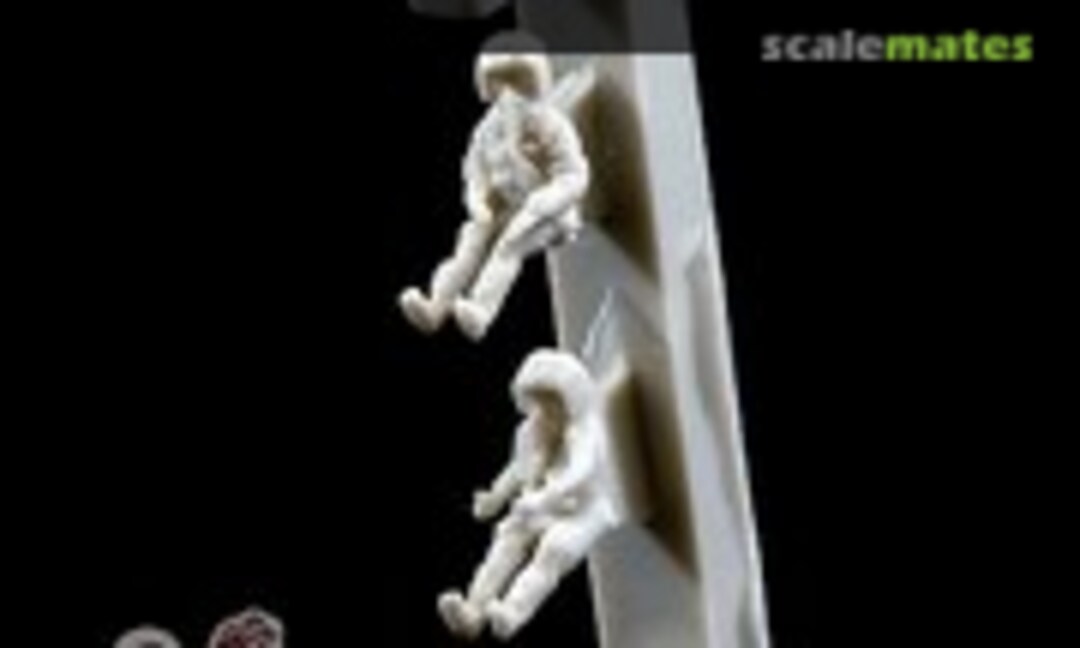 1:144 Modern pilots seated. Pose 1 (Heroes Models HM-R14407) HM-R14407