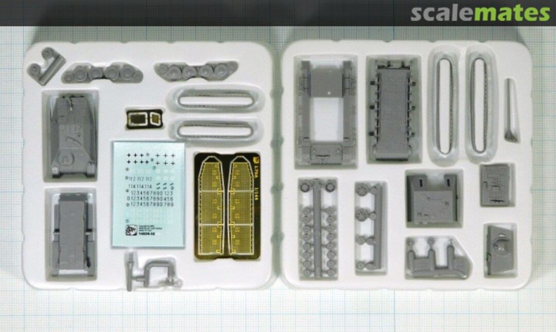 Contents Flampanzer 38 (t) + Jagdpanzer IV L/70 (A) 14032 Dragon