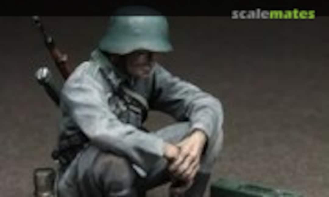 1:35 German Infantryman at rest (Stalingrad S-3536) S-3536