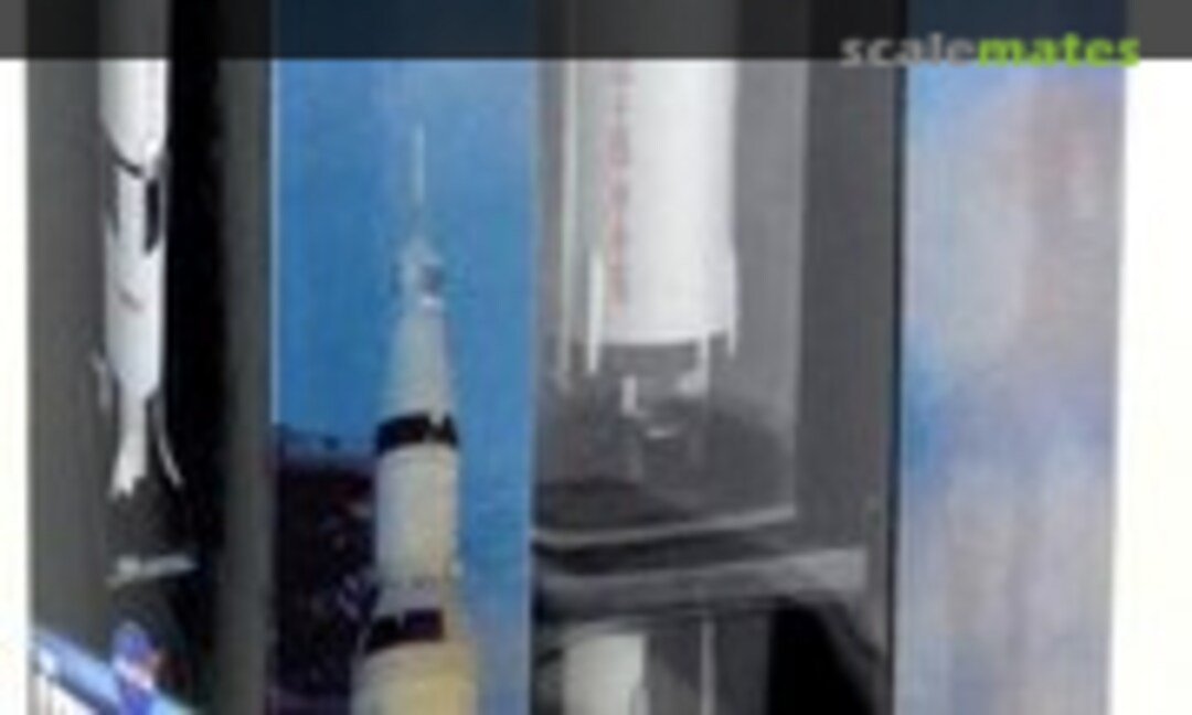 1:400 Saturn V Rocket Apollo 13 Mission (Dragon Wings 56215)