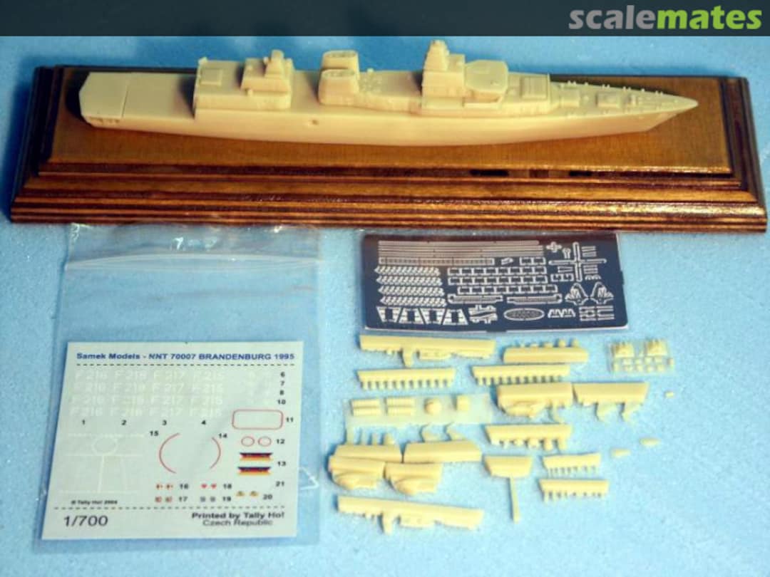 Contents Fregatte Brandenburg F123 70007 NNT Modell+Buch Contents Fregatte Brandenburg F123 70007 NNT Modell+Buch