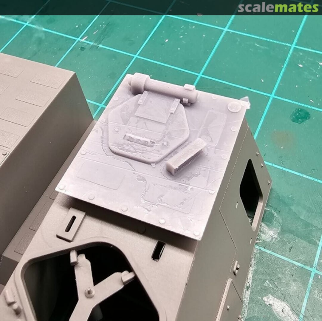 Boxart Rear Roof Hatch (Hexagonal shape) MAD-Modellbau Boxart Rear Roof Hatch (Hexagonal shape) MAD-Modellbau