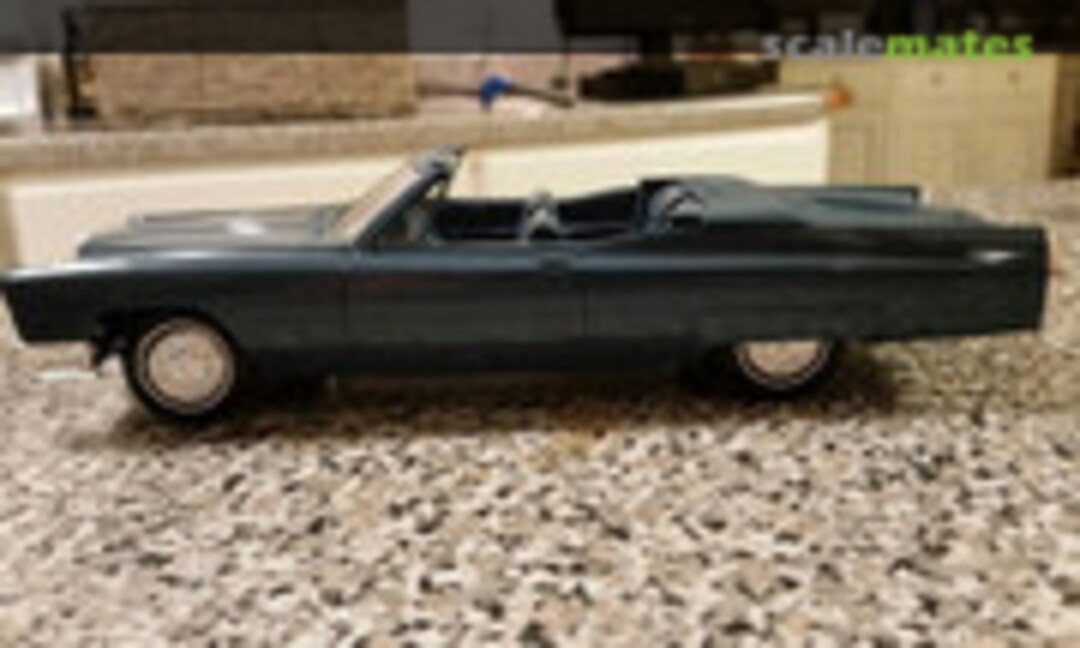 1:25 1967 Cadillac Coupe Deville Convertible (Jo-Han )