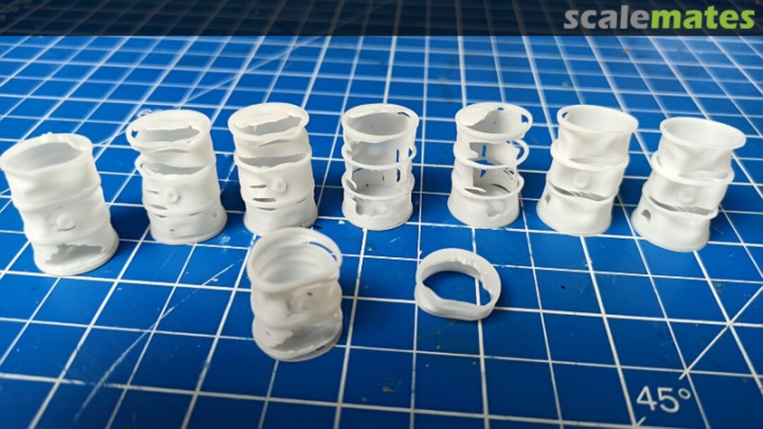 Contents Rusty & dented barrels (8 pcs) DM35276 DANmodels Contents Rusty & dented barrels (8 pcs) DM35276 DANmodels