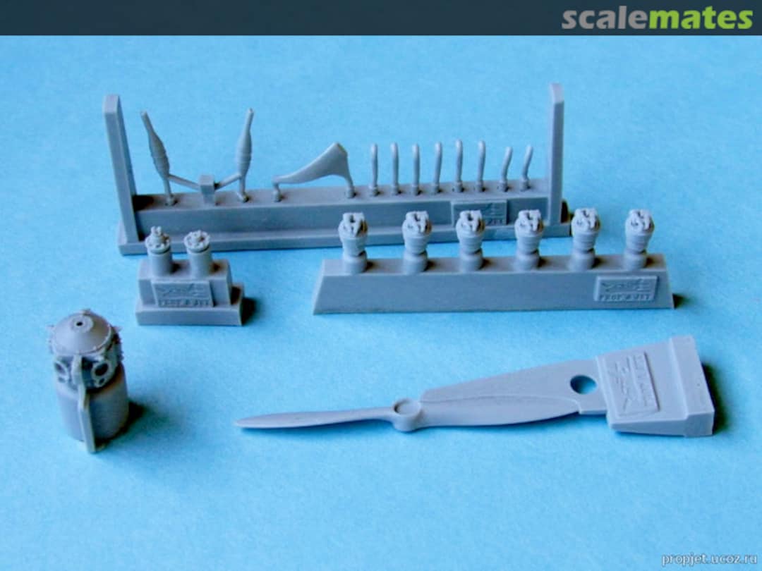 Boxart Shvetsov M-11G piston engine RR 72008 Prop & Jet Boxart Shvetsov M-11G piston engine RR 72008 Prop & Jet