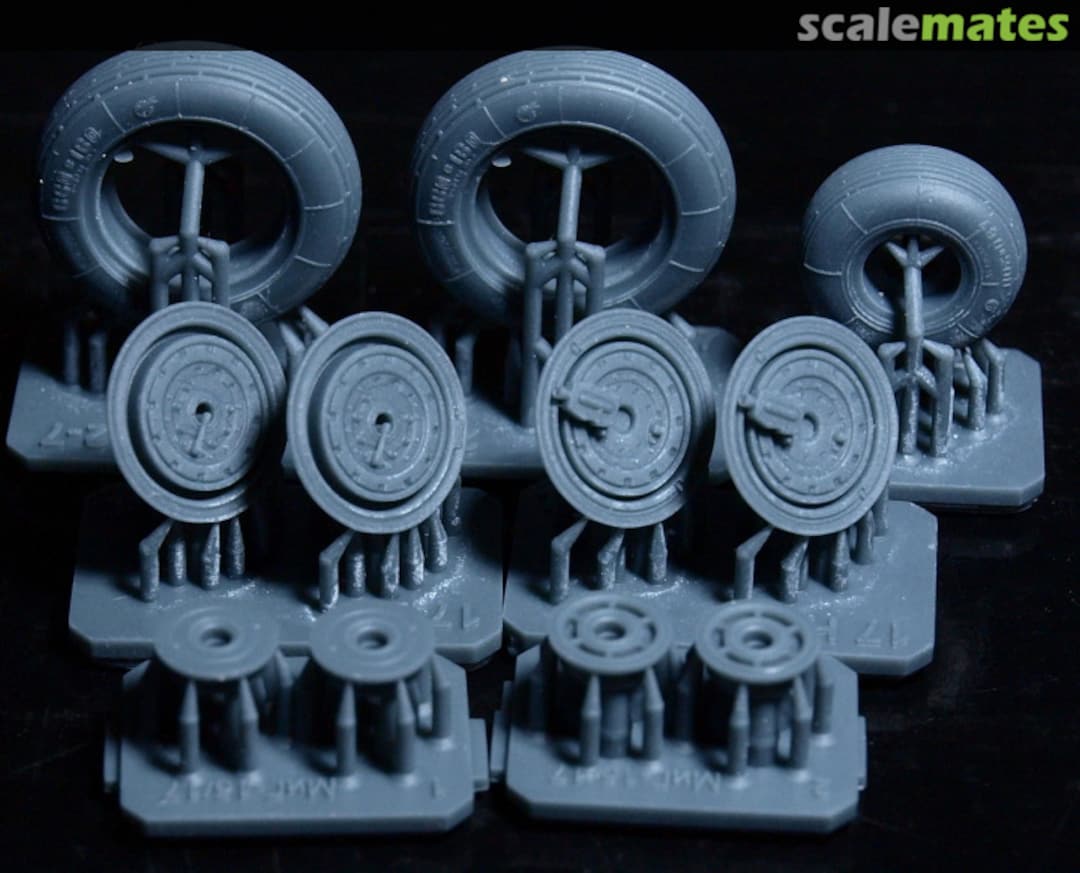 Contents Mikoyan MiG-17 wheels set (later type) №7 MLH/Bring It! Contents Mikoyan MiG-17 wheels set (later type) №7 MLH/Bring It!