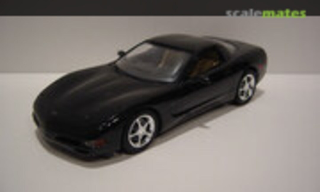 1:25 2001 Corvette Coupe (Revell 85-0927)