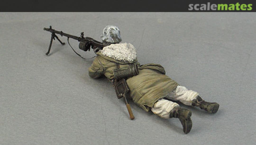 Boxart German MG Gunner in Action Kharkow 1943 T35122 Tank Boxart German MG Gunner in Action Kharkow 1943 T35122 Tank