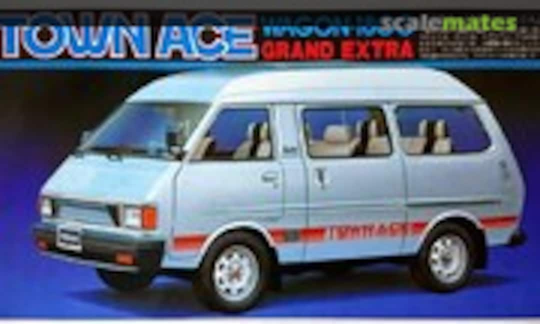 1:24 Town Ace Wagon-1800 Grand Extra (Bandai 35220) 35220