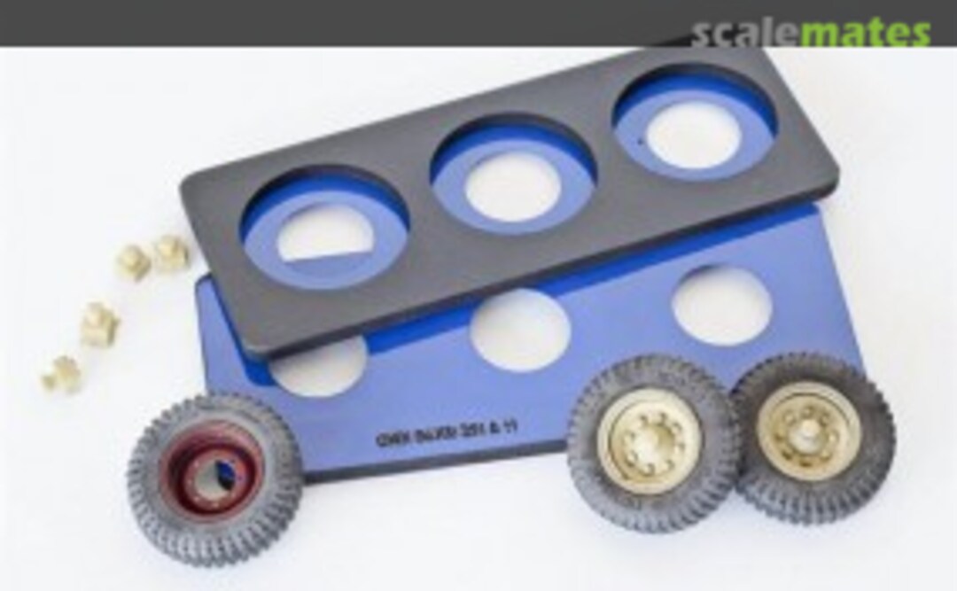 Boxart SdKfz.251 Front Wheels + 1 Spare Wheel (Uncommon Off-road Tread) w/Wheel Mask QWX-013 Quickwheel Boxart SdKfz.251 Front Wheels + 1 Spare Wheel (Uncommon Off-road Tread) w/Wheel Mask QWX-013 Quickwheel