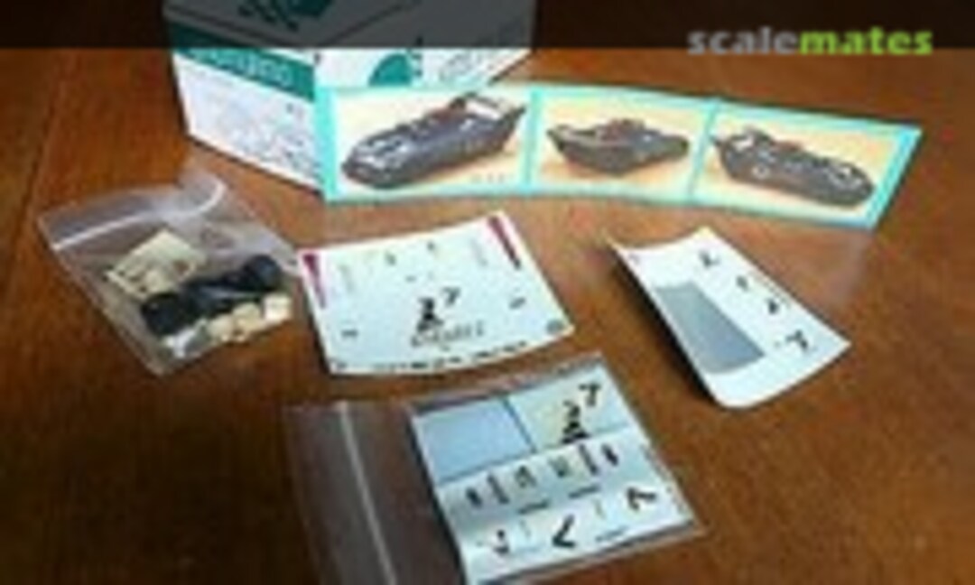 1:43 Lola T282 #HU6 "Gitanes" (Graphyland )