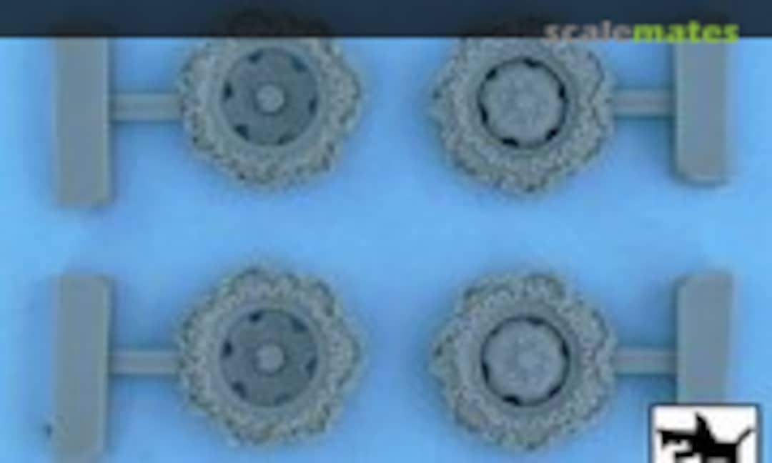 1:48 Steyr Type 1500A/01snowchained wheels set (Black Dog T48057) T48057