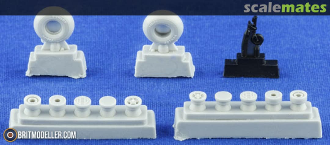 Boxart DH.82 Tiger Moth Mainwheels & Tailskid with wheel 4413 CMK Boxart DH.82 Tiger Moth Mainwheels & Tailskid with wheel 4413 CMK