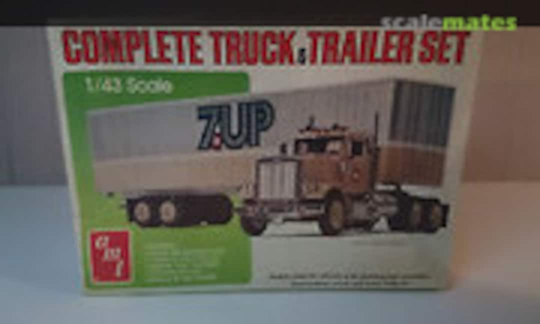 1:43 7Up Complete Truck and Trailer Set (AMT T-781801)
