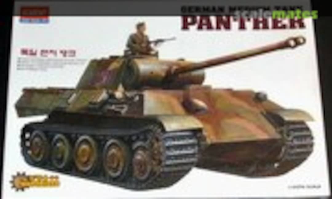 1:25 Panther (Academy 1329)