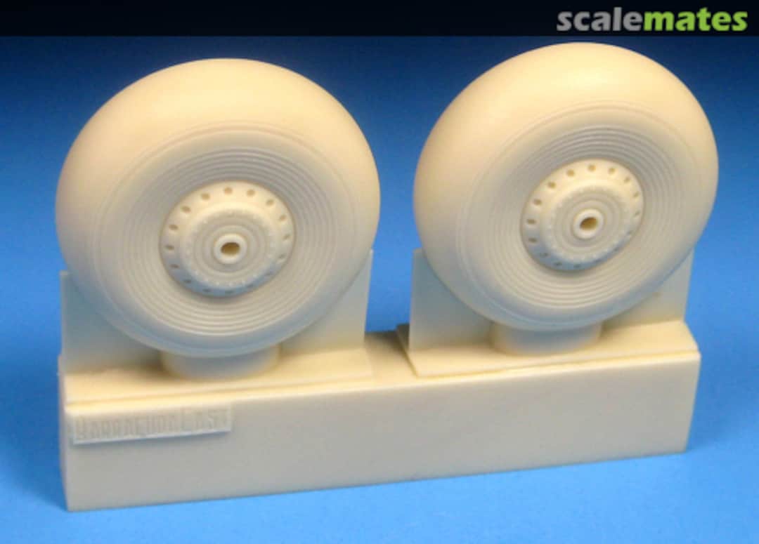 Boxart Lancaster Mainwheels Smooth Tire BR72414 Barracuda Studios Boxart Lancaster Mainwheels Smooth Tire BR72414 Barracuda Studios