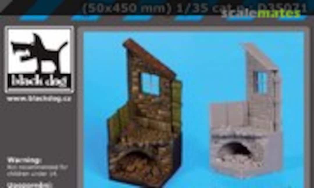 1:35 House with drain base (Black Dog D35071) D35071