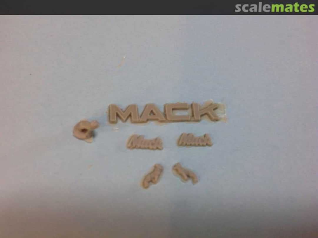 Boxart Mack Bulldog and Badge Set MB1 Auslowe Model Accessories Boxart Mack Bulldog and Badge Set MB1 Auslowe Model Accessories