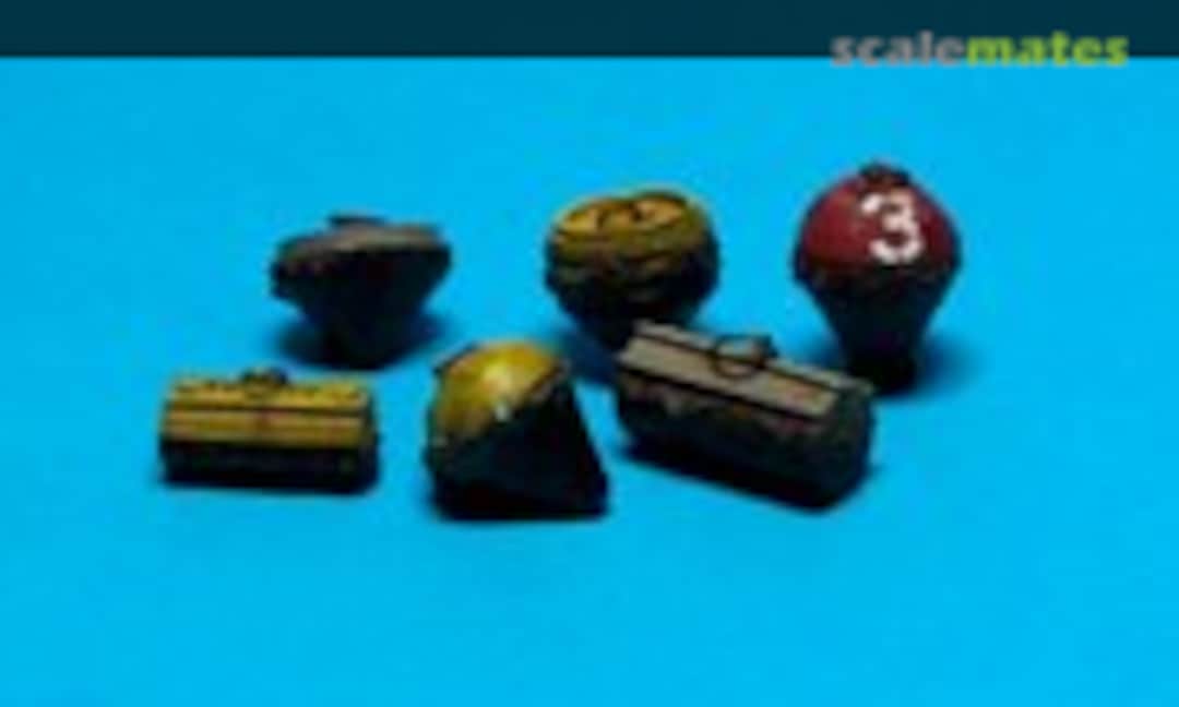 1:350 Assortment of mooring buoys with seaweeds (L'Arsenal AC350197) AC350197