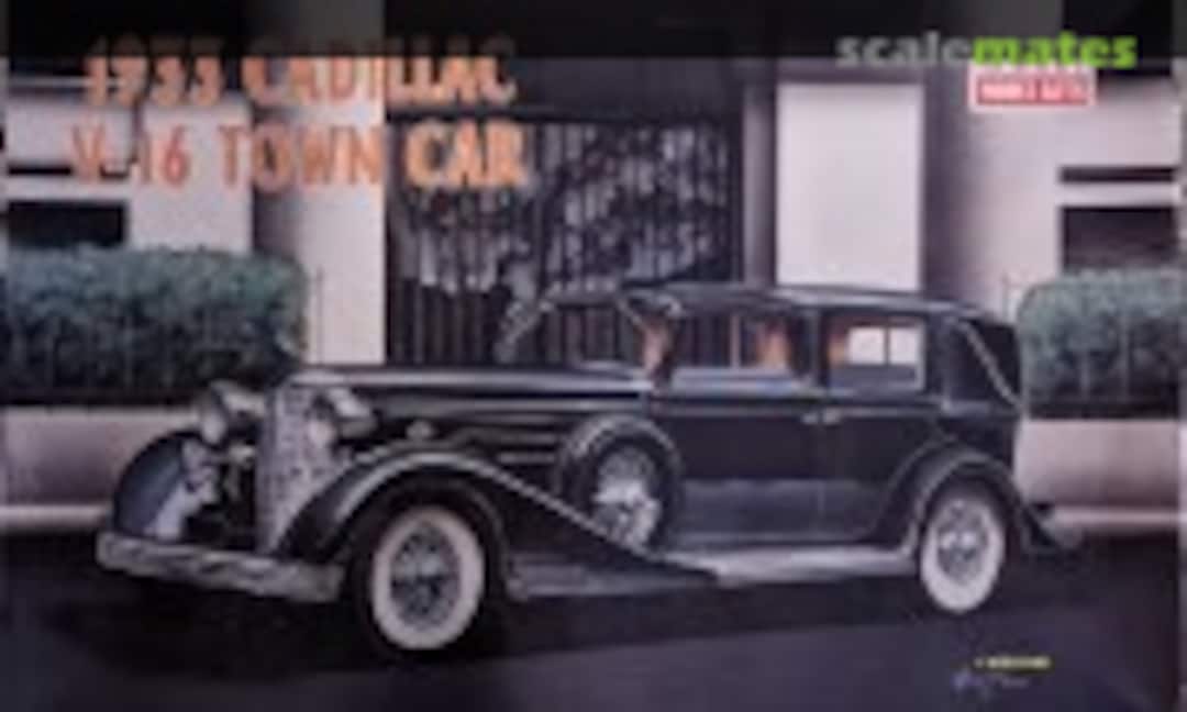 1:16 1933 Cadillac V16 Town Car (Minicraft Model Kits 11208) 11208