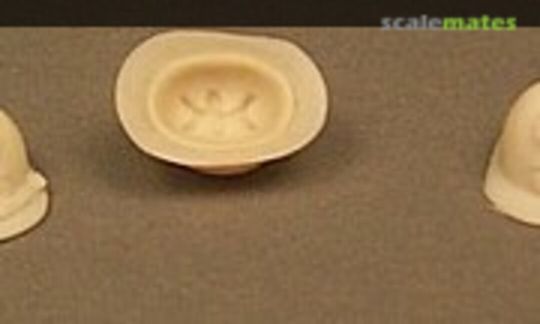 1:35 French Helmets WWII (Ultracast AC35007) AC35007