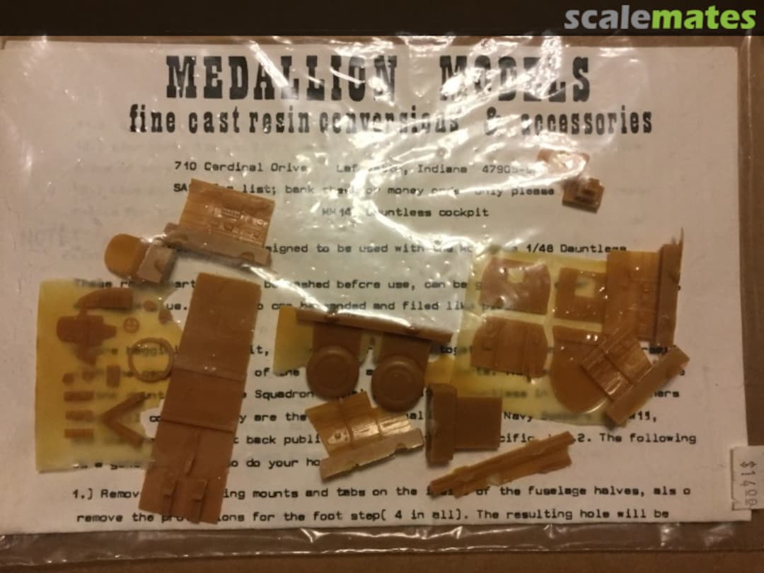 Boxart Dauntless Cockpit and Accessories MM14 Medallion Models Boxart Dauntless Cockpit and Accessories MM14 Medallion Models