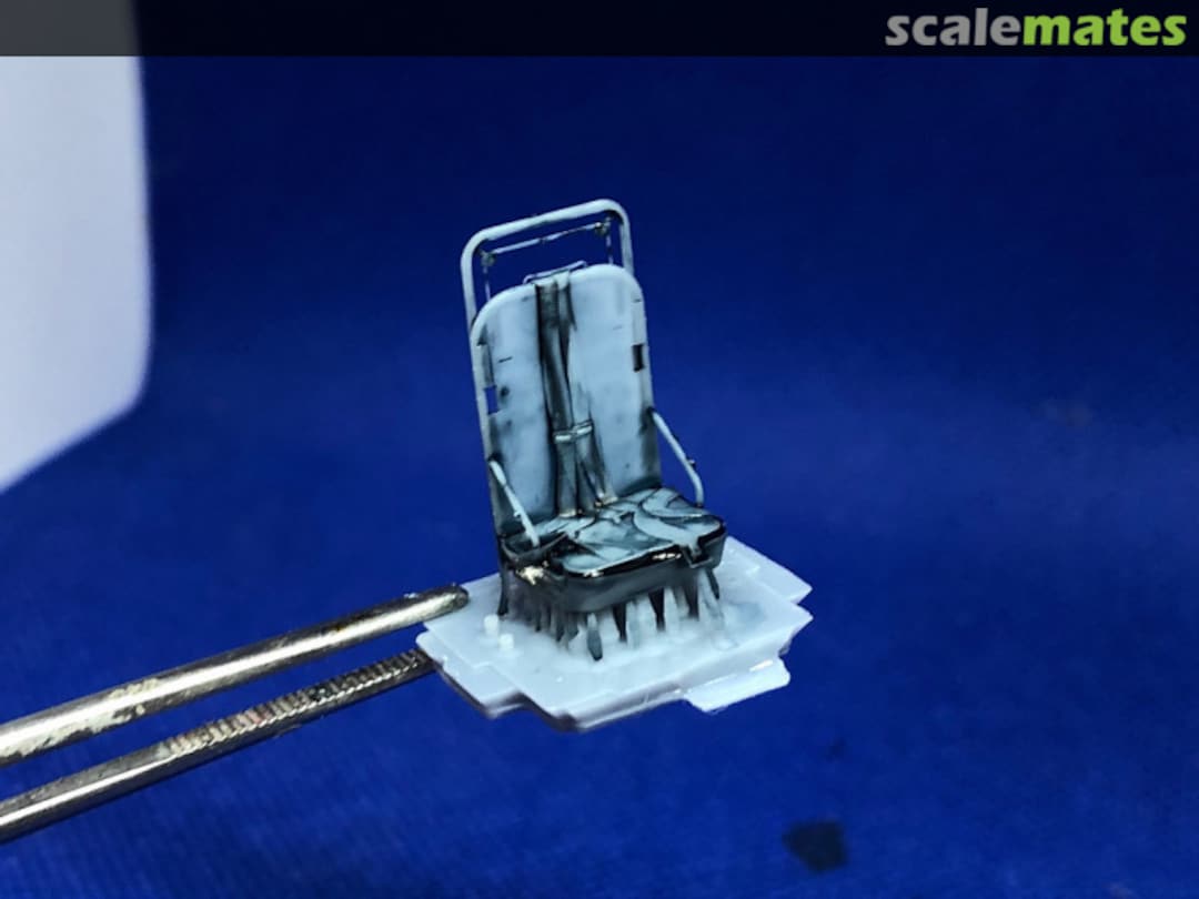 Boxart Curtiss Helldiver Seat Upgrade -w/Belts R2D48216B RESIN2detail