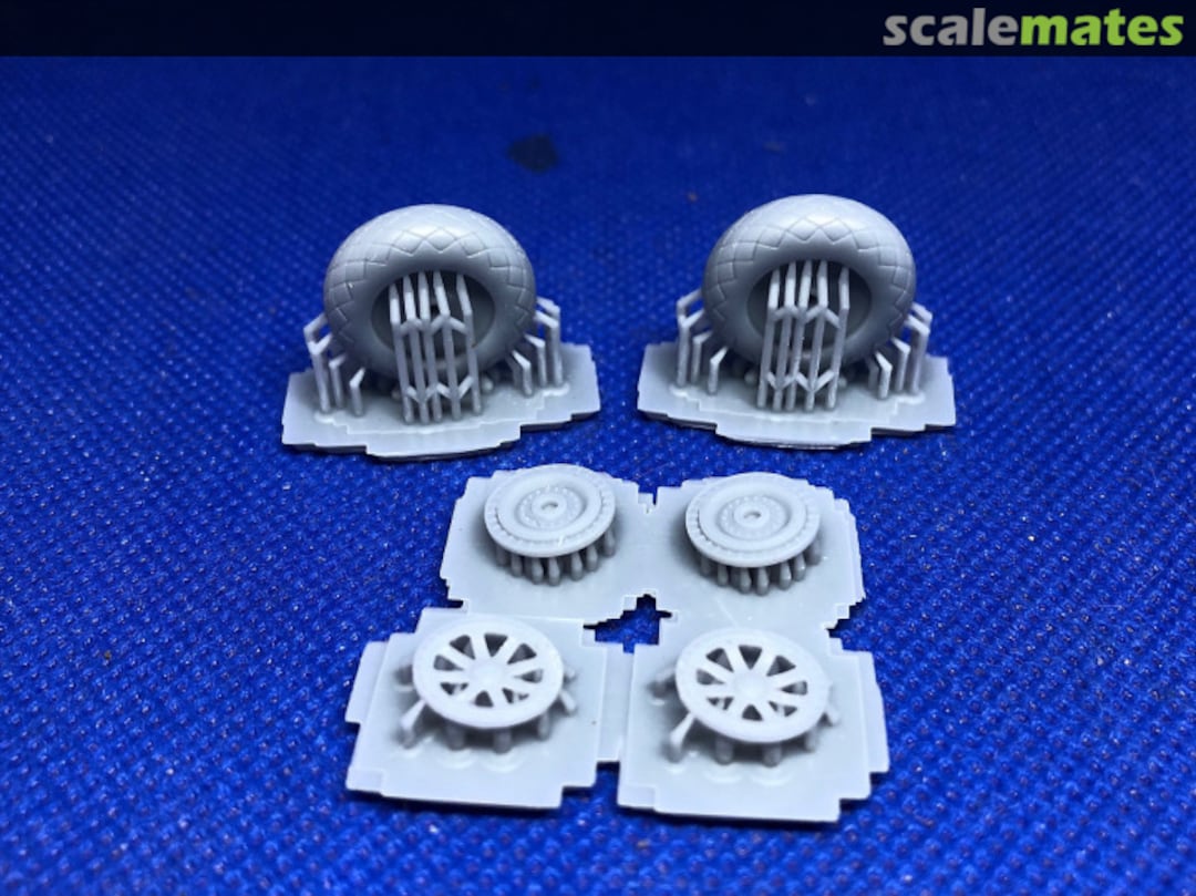 Boxart Curtiss Helldiver Wheel Upgrade - Diamond Tread R2D48215 RESIN2detail Boxart Curtiss Helldiver Wheel Upgrade - Diamond Tread R2D48215 RESIN2detail