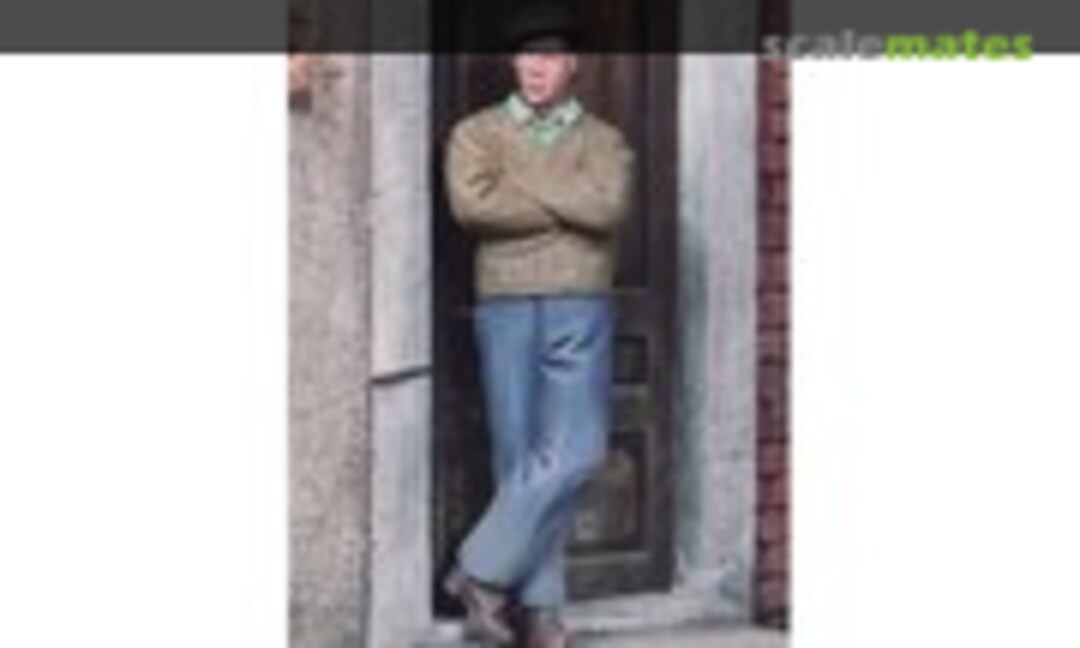 1:35 Man Folding his Arms (MK35 F136) F136