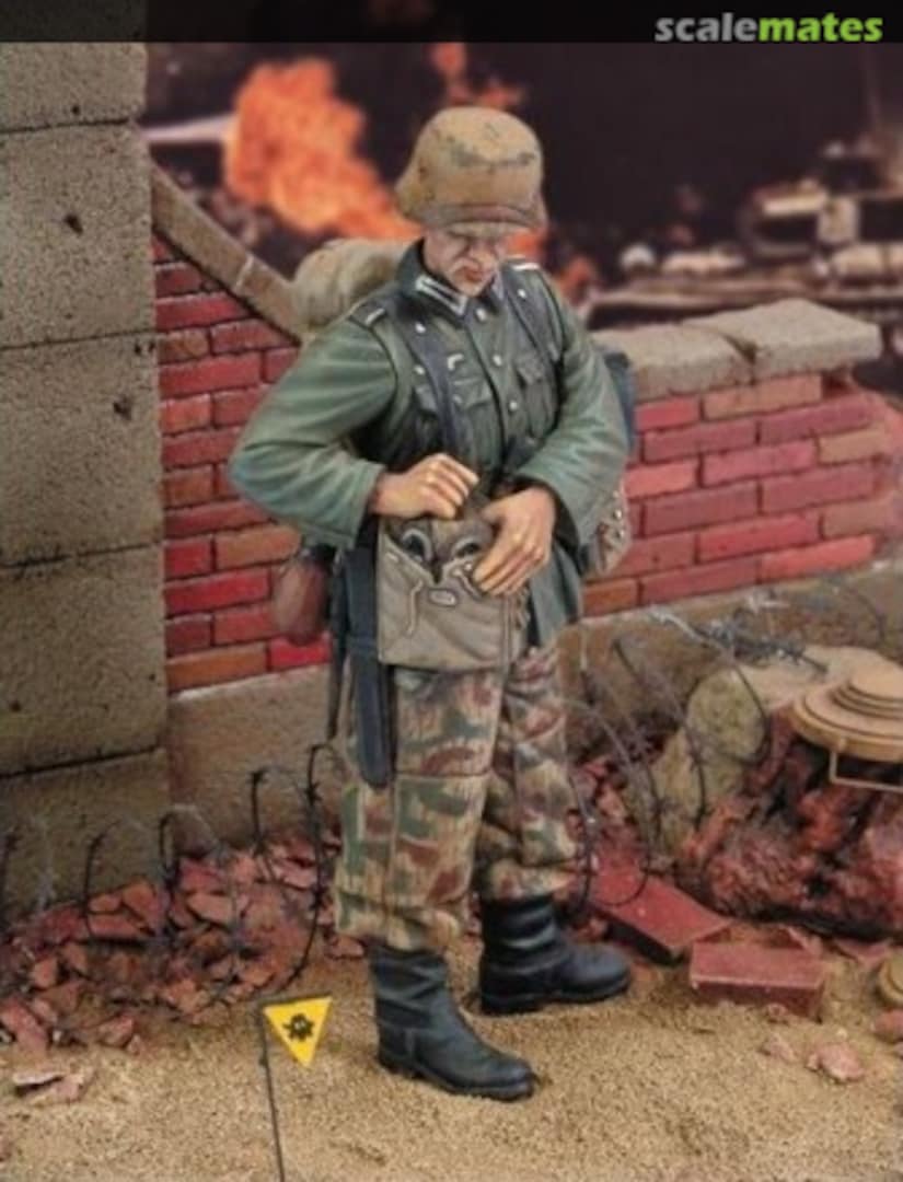 Boxart German Engineer WWII 334 Royal Model Boxart German Engineer WWII 334 Royal Model