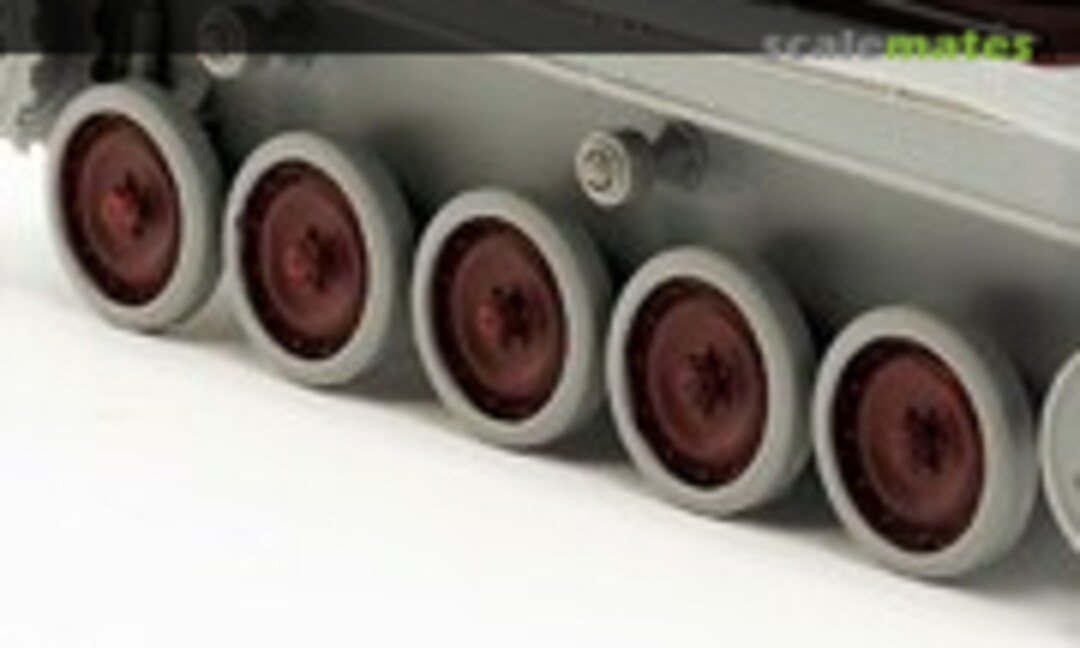 1:35 IDF AMX13 Early Wheels (Accurate Armour A184) A184