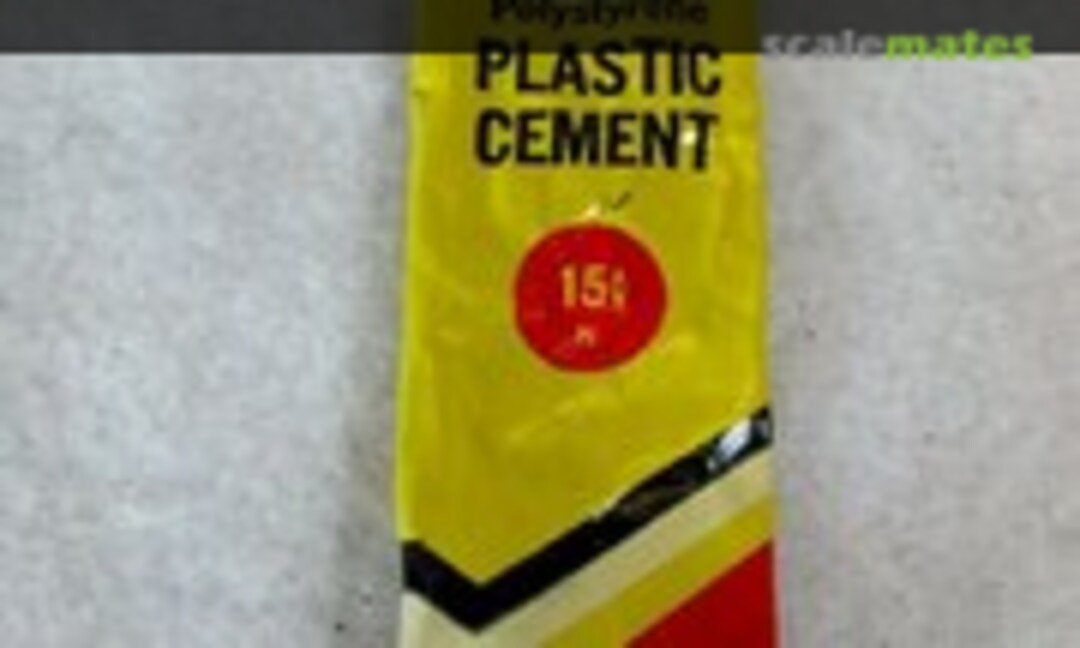 No Polystyrene Plastic Cement (LePage )